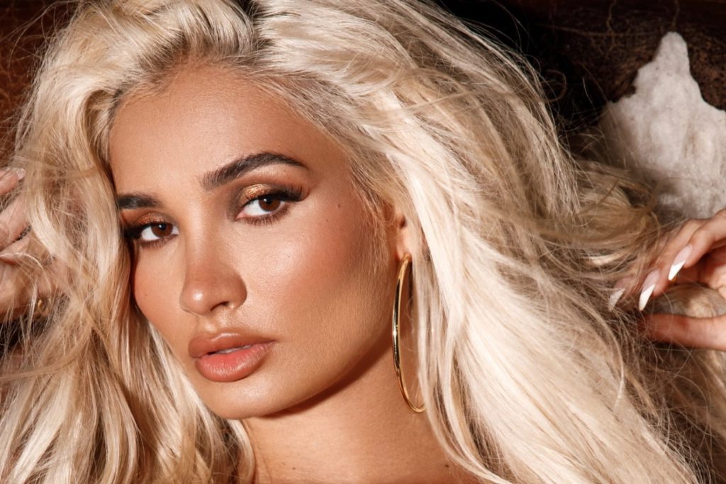 Pia Mia OnlyFans
